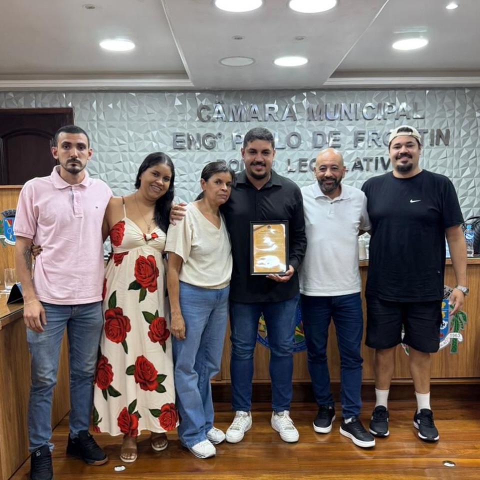 Câmara Municipal concede Moção de Aplausos a jovem subsecretário de Governo